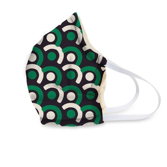 2‎ Filters/Vera Bradley Face Mask—Imperial Tile - Picture 1 of 5